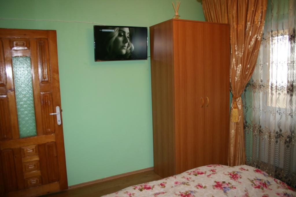 Salonul Rosu Apartment Bacau Exterior photo