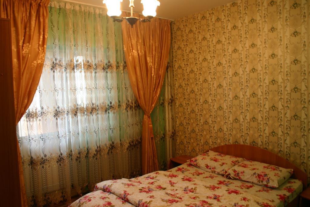 Salonul Rosu Apartment Bacau Exterior photo
