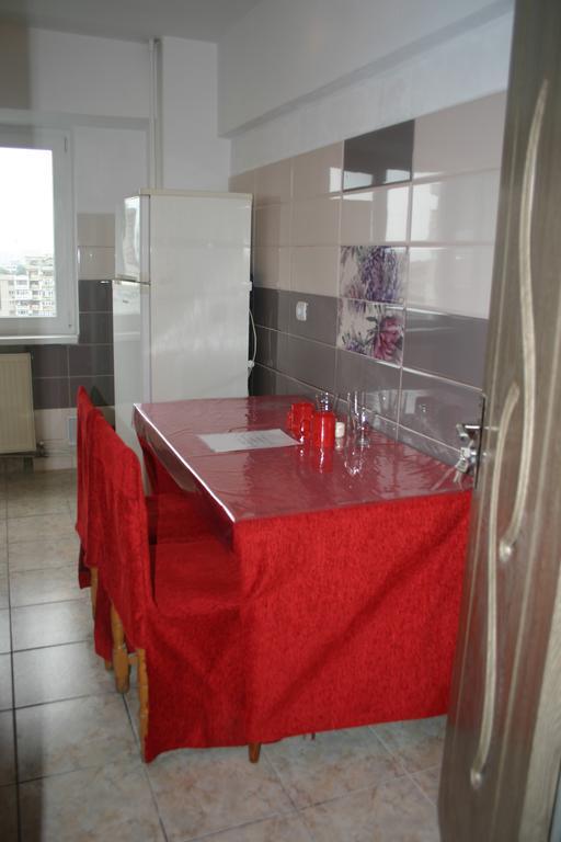 Salonul Rosu Apartment Bacau Exterior photo